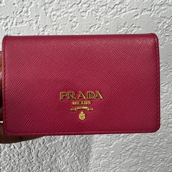 Prada Saffiano leather card holder! - Picture 3 of 10